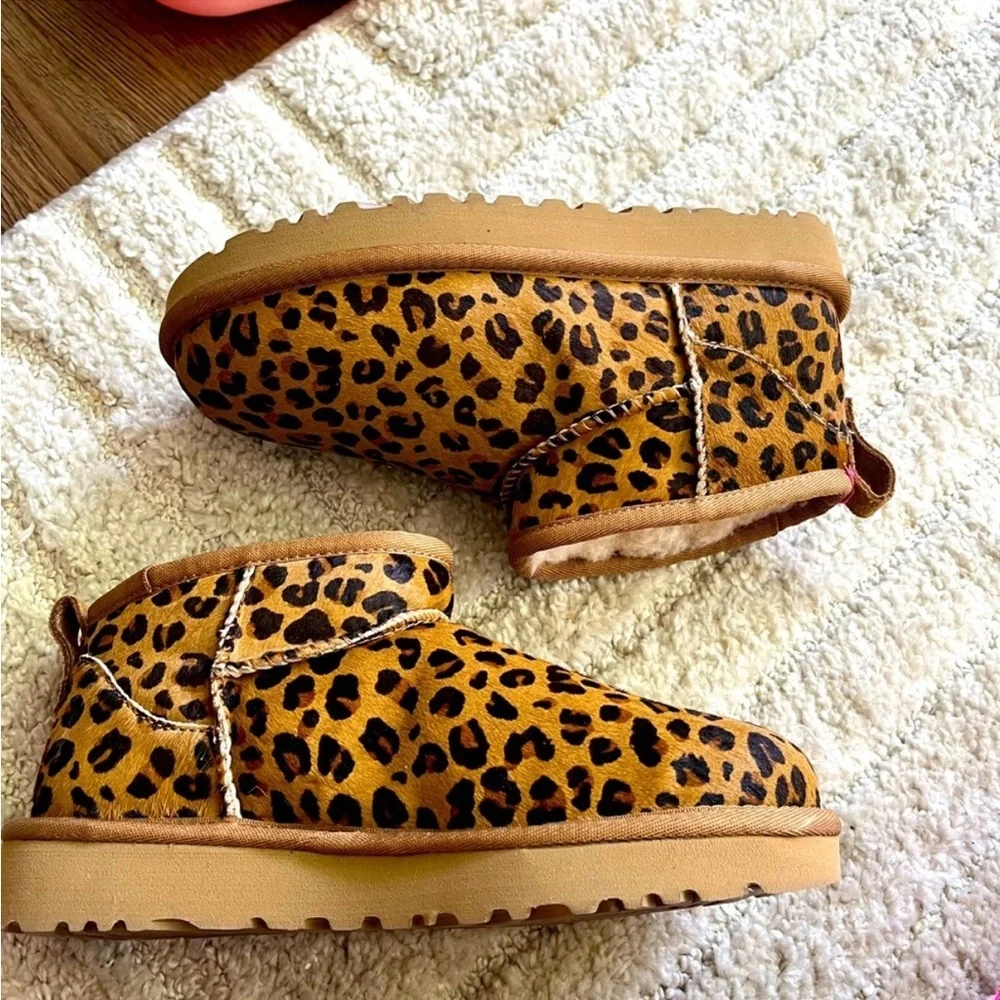 NWT UGG Classic Ultra Mini ankle boots in leopard print size 6 - Picture 5 of 8